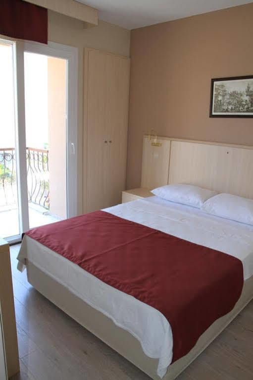 İleri Hotel&Apartments Çeşme Dış mekan fotoğraf